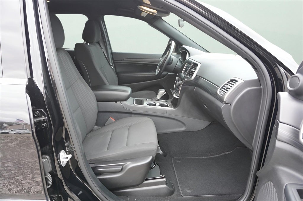 2019 Jeep Grand Cherokee Laredo E