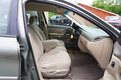 2002 Ford Taurus SE