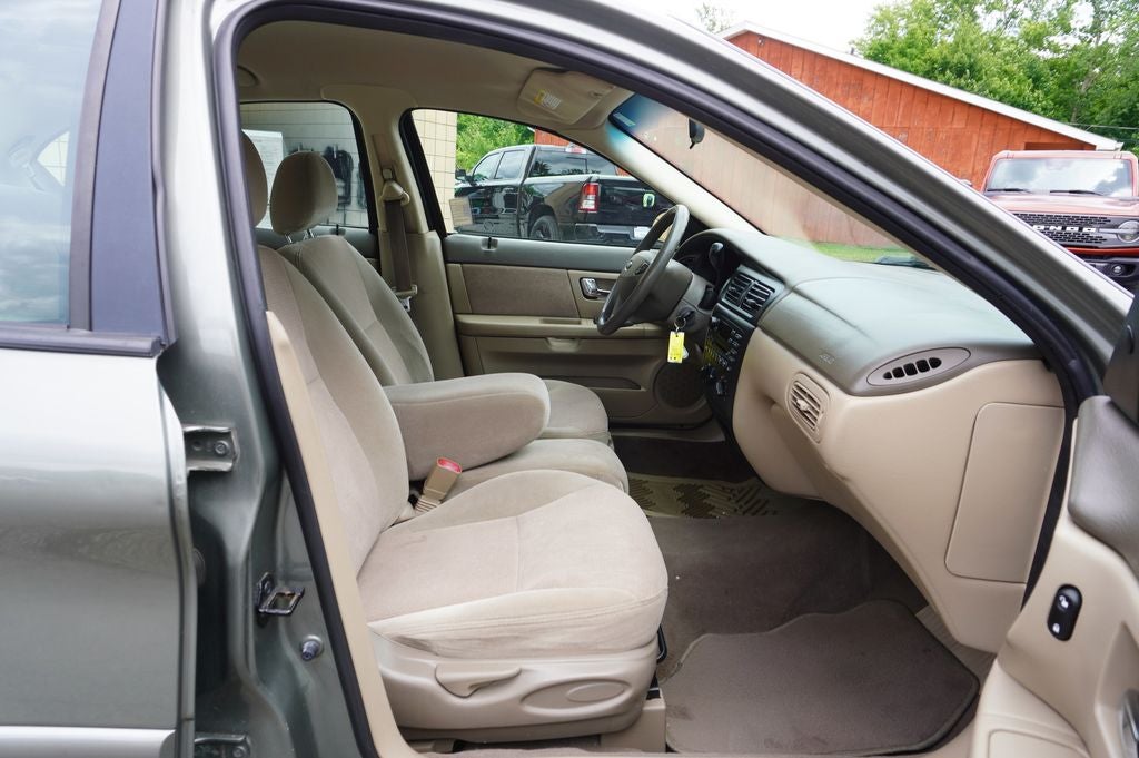 2002 Ford Taurus SE