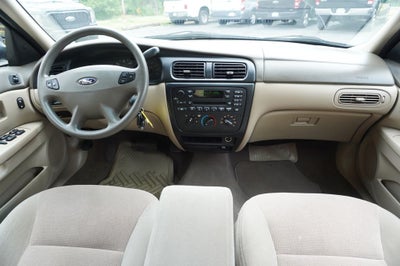 2002 Ford Taurus SE