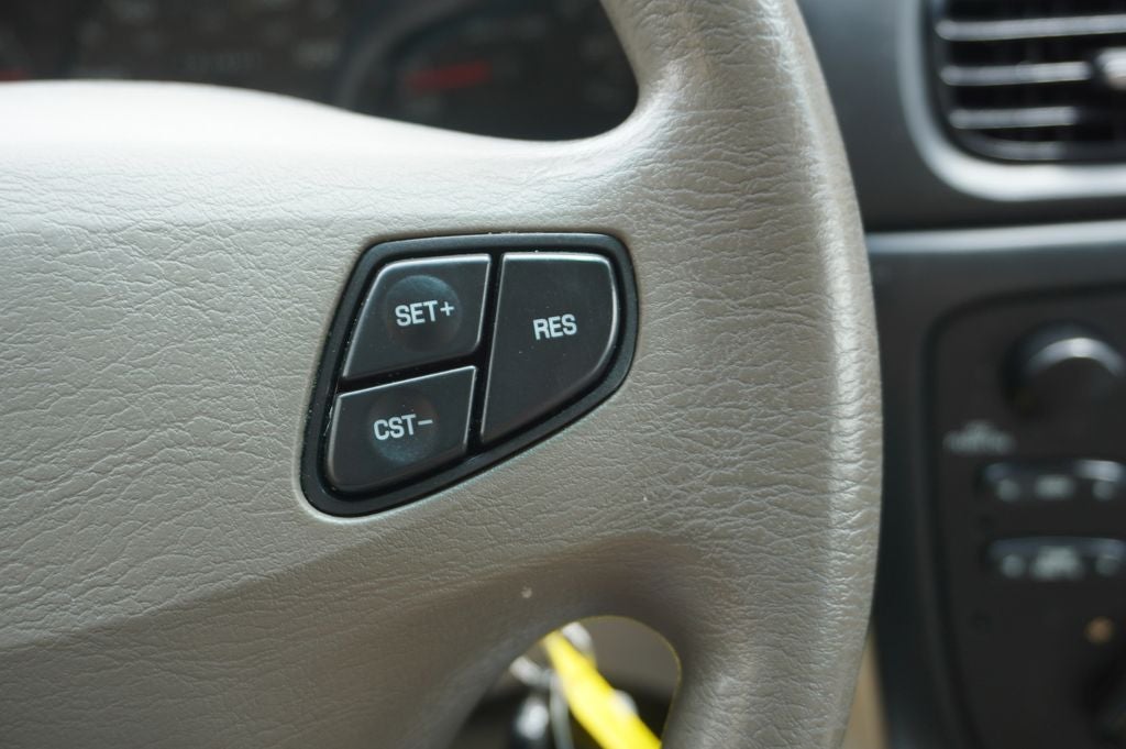 2002 Ford Taurus SE
