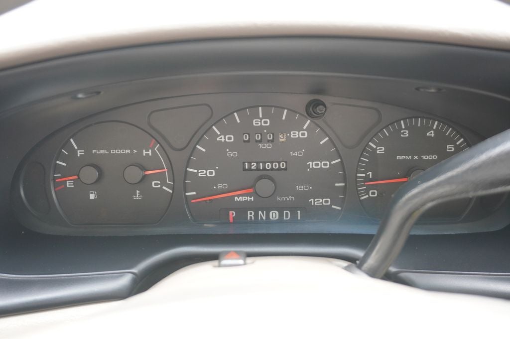 2002 Ford Taurus SE