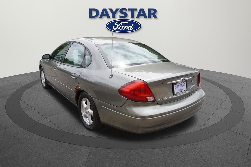 2002 Ford Taurus SE