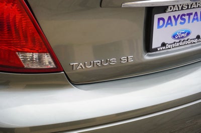 2002 Ford Taurus SE