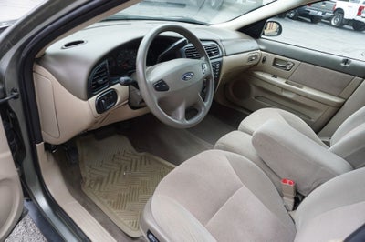 2002 Ford Taurus SE