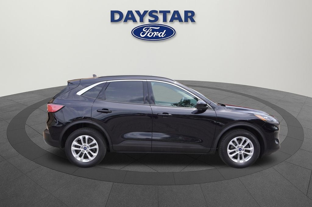 Used 2020 Ford Escape SE with VIN 1FMCU9G69LUB22879 for sale in Garrettsville, OH