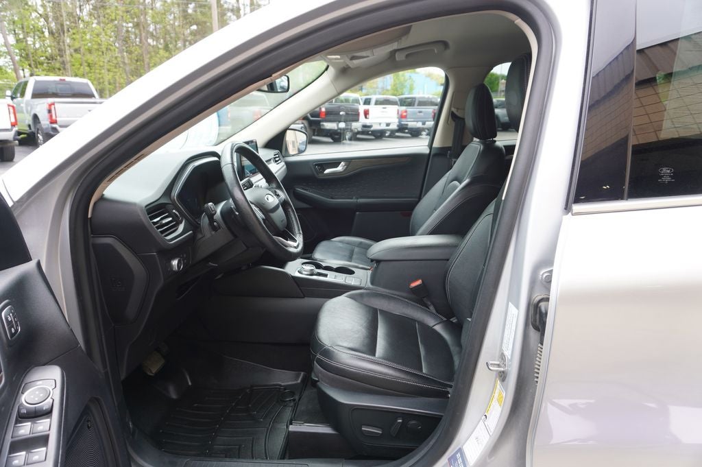 2020 Ford Escape Titanium