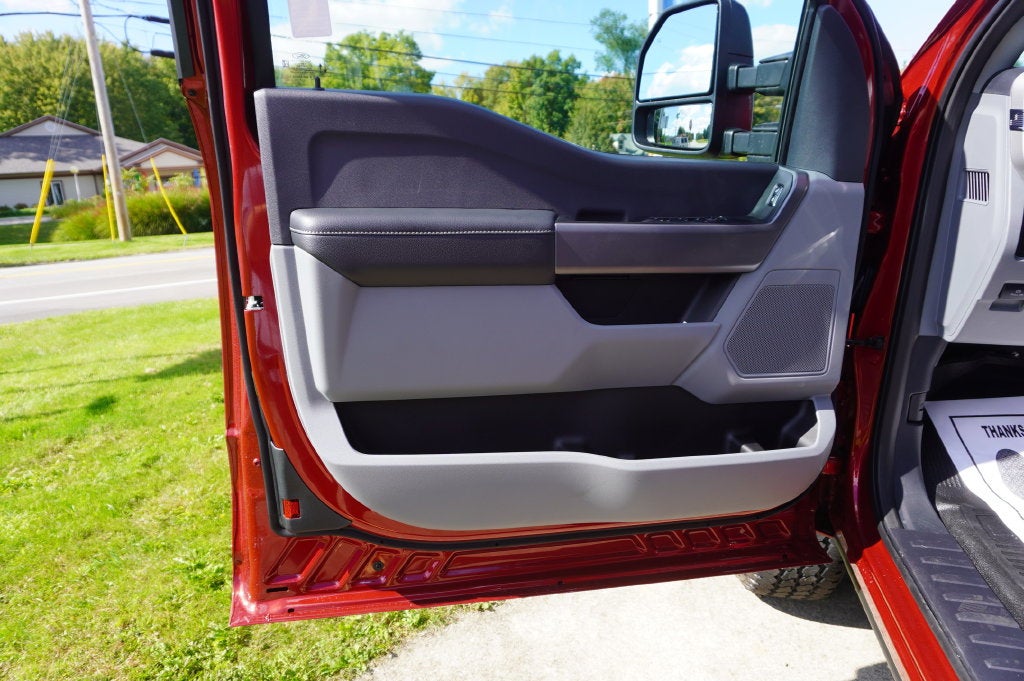 2027 Ford F-350SD XLT