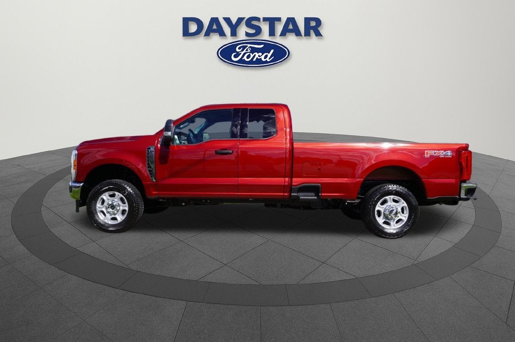 2027 Ford F-350SD XLT