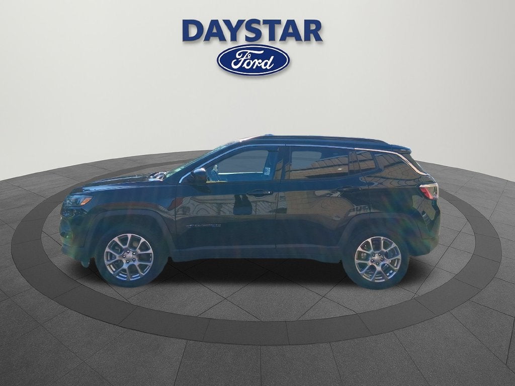 2023 Jeep Compass Latitude Lux