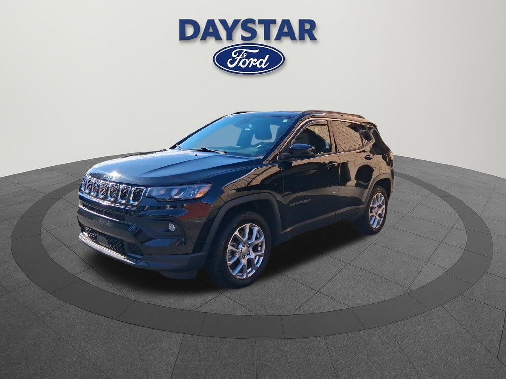 2023 Jeep Compass Latitude Lux