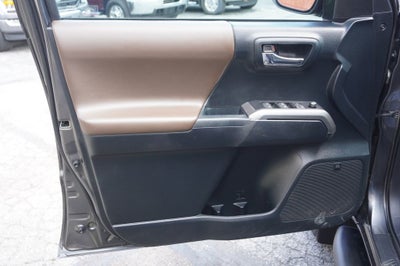2016 Toyota Tacoma Limited V6