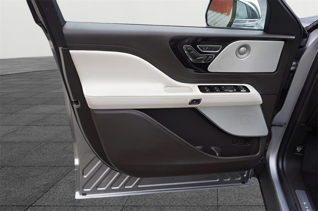 2022 Lincoln Aviator Plug-In Hybrid Black Label Grand Touring