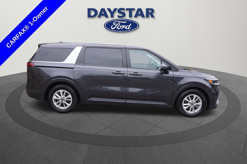 2023 Kia Carnival LX Seat Package