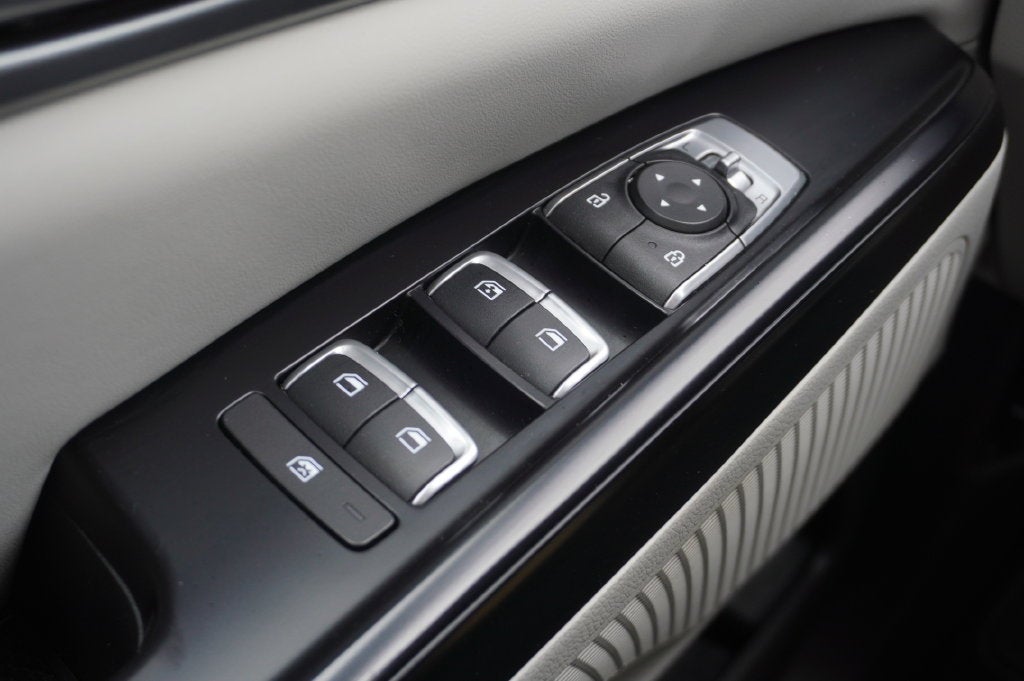 2023 Kia Carnival LX Seat Package